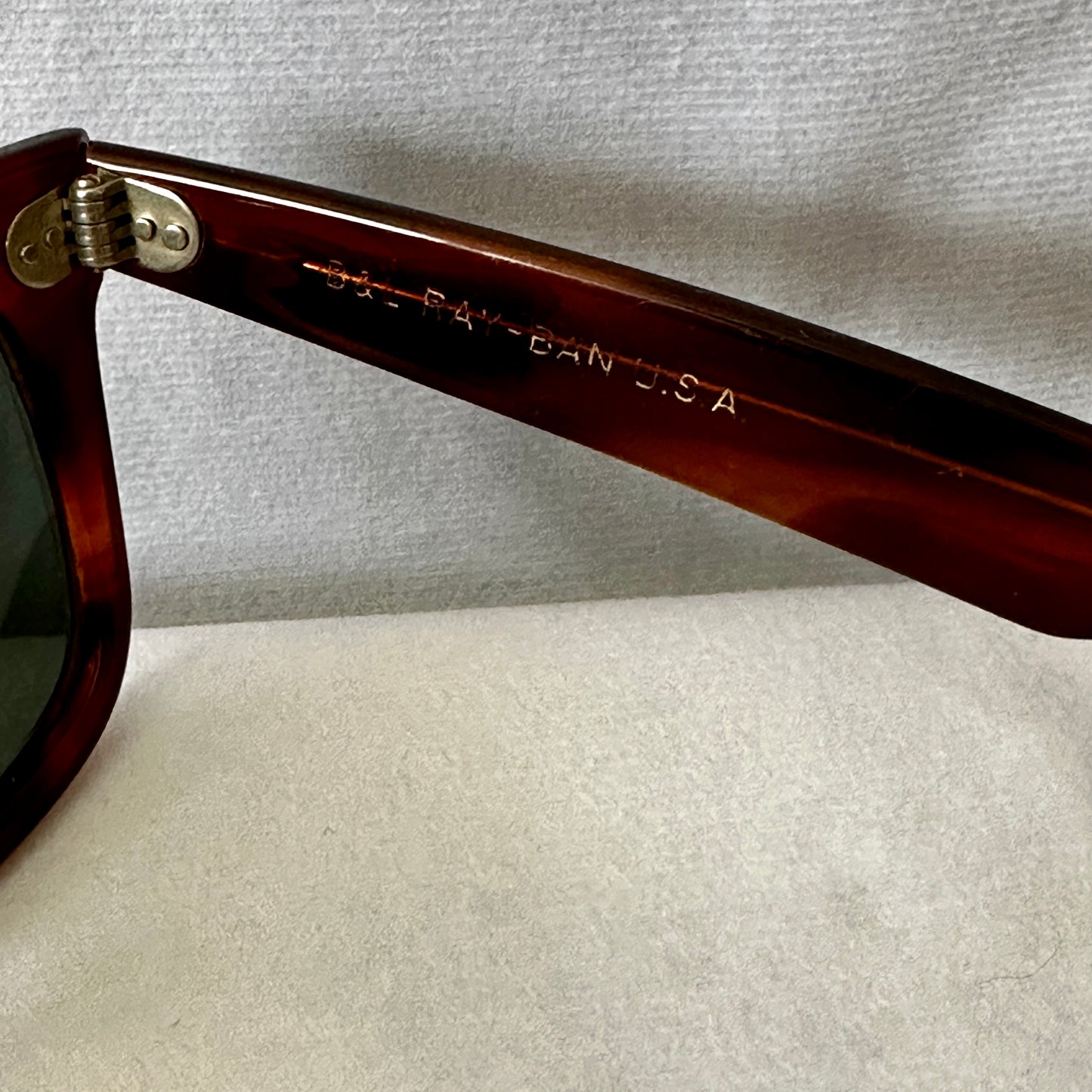 Ray Ban Wayfarer Tortoise 5024- Vintage 80s Bausch & Lomb - Made in USA