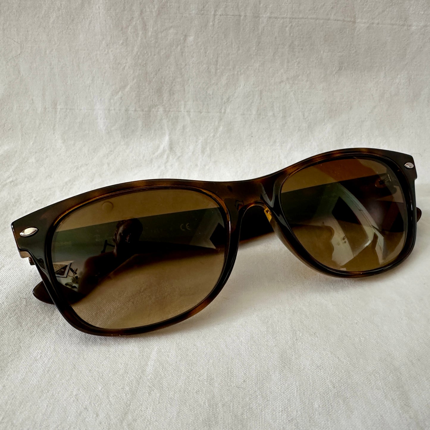 Ray Ban RB 2132 New Wayfarer Tortoise Vintage 90s Sunglasses - Medium - Made in Italy