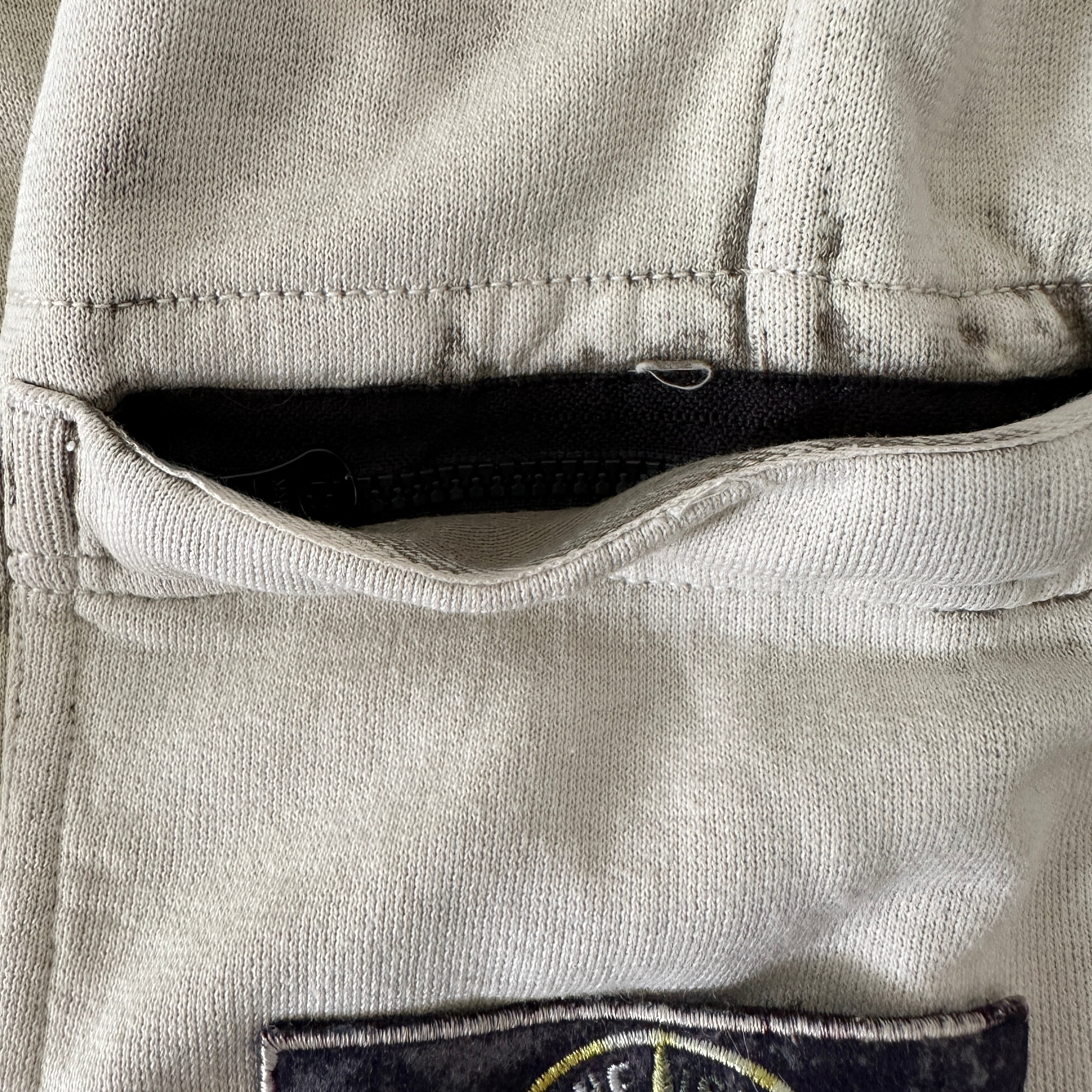 Stone island hot sale shorts fake