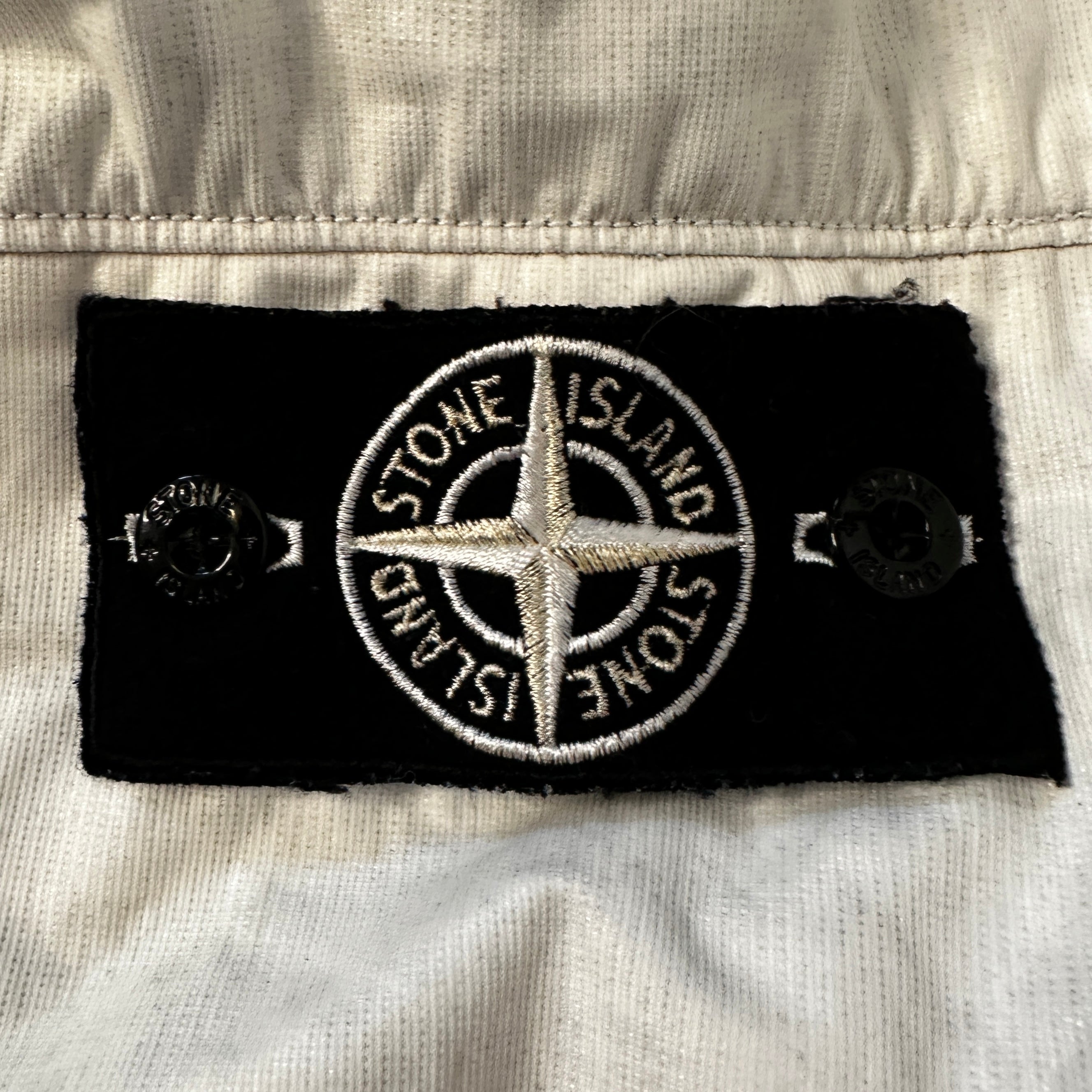 Stone island jacket white 2024 badge