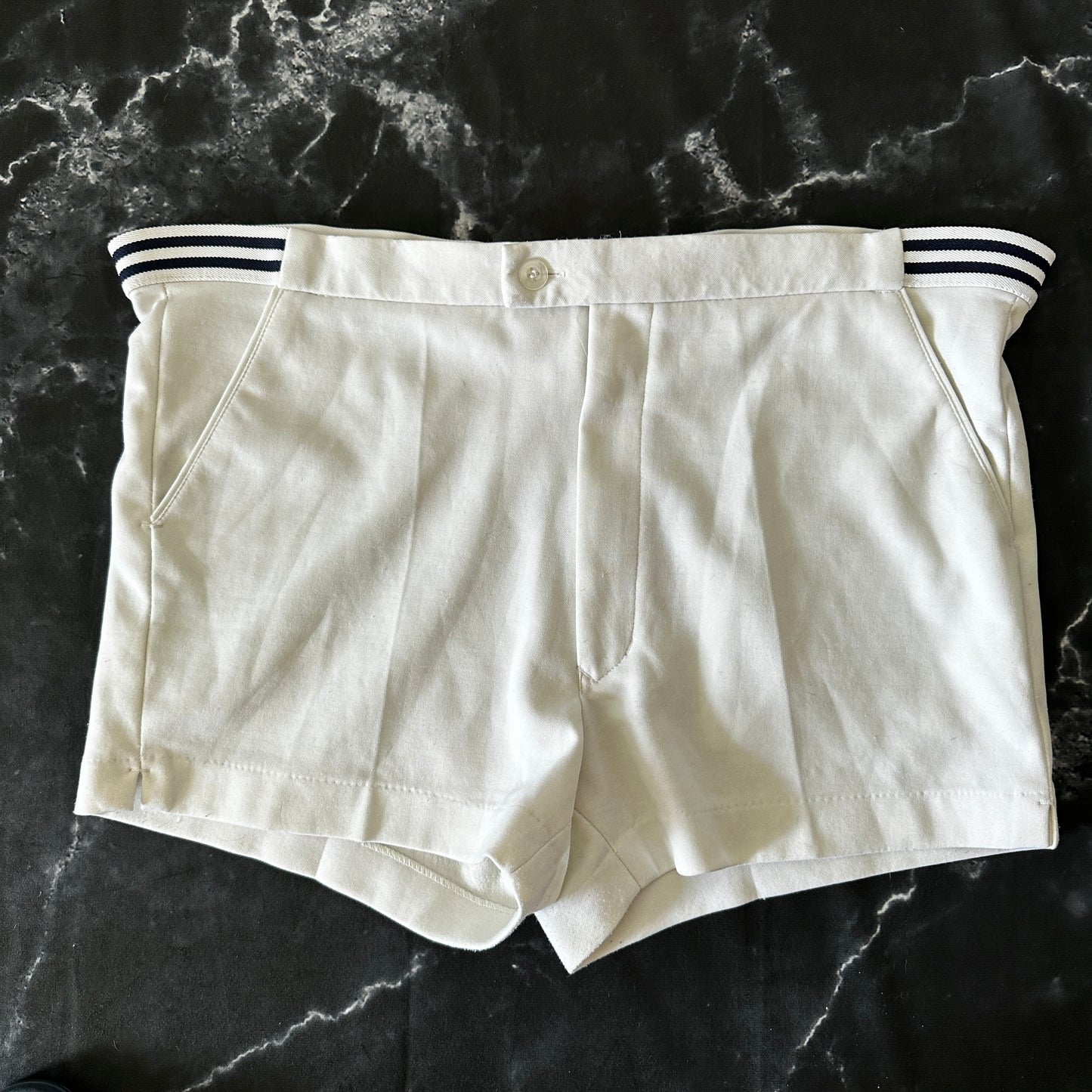 Dutch Vintage 80s Tennis Shorts - White - 50 / L